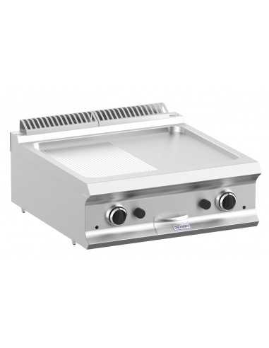 Fry top - A gas - Piastra 1/2 liscia 1/2 rigata...
